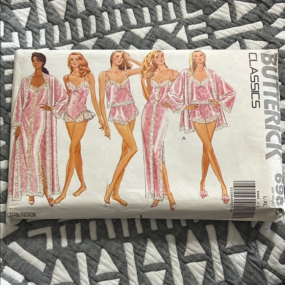Vintage Butterick Classics Sewing Pattern 6988 Size L/XL